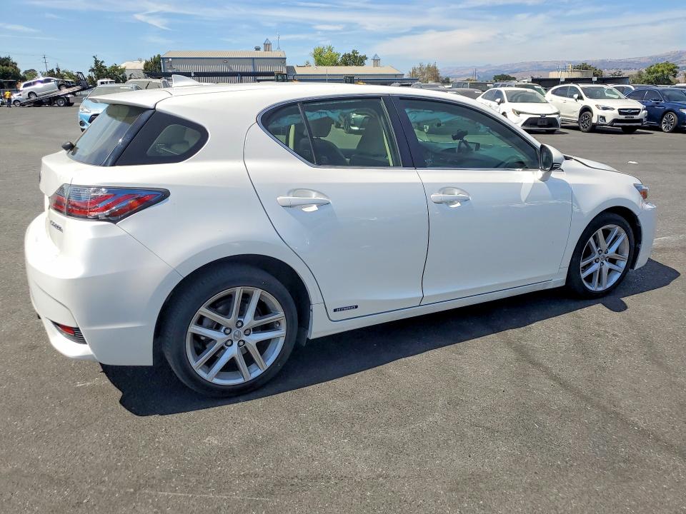 Photo 3 from auction – 2017 LEXUS CT with VIN JTHKD5BH2H2288762