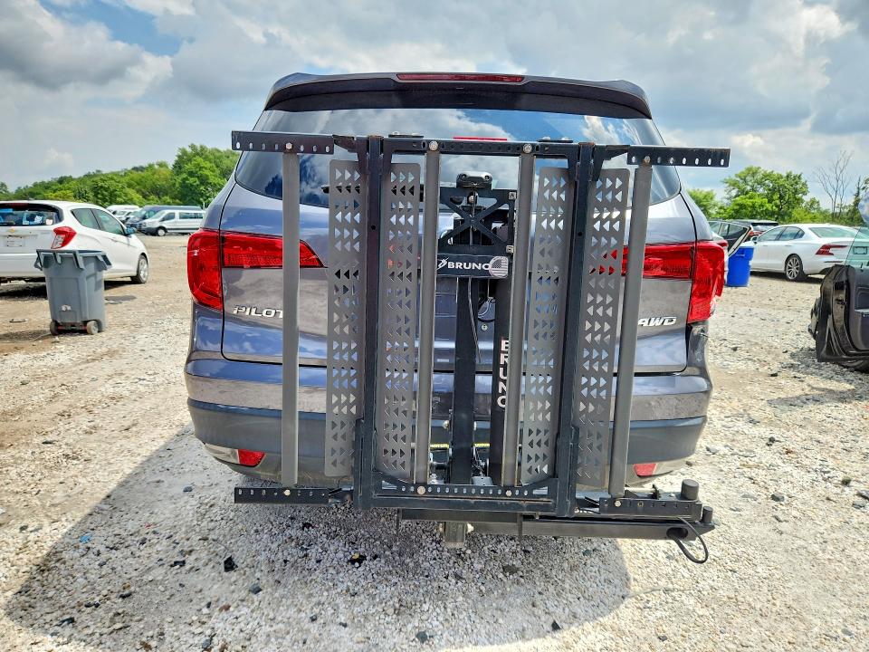 Photo 6 from auction – 2018 HONDA PILOT with VIN 5FNYF6H64JB060010