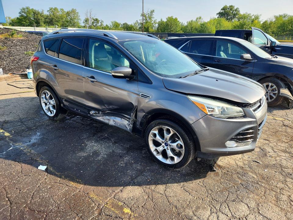 Photo 4 from auction – 2014 FORD ESCAPE with VIN 1FMCU9J9XEUE38197