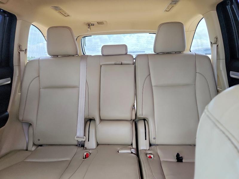 Photo 10 from auction – 2014 TOYOTA HIGHLANDER with VIN 5TDJKRFHXES011351