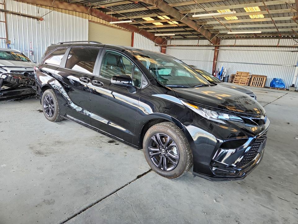 Photo 4 from auction – 2025 TOYOTA SIENNA with VIN 5TDCSKFC0SS173893