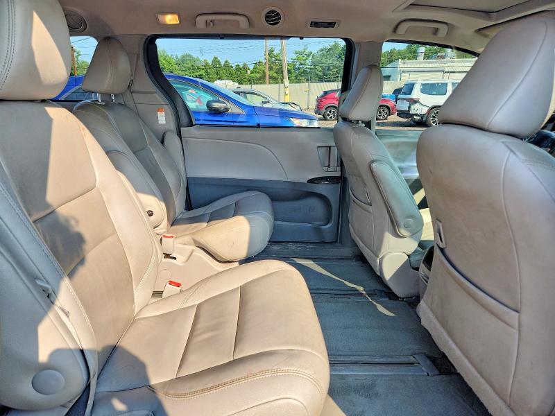 Photo 10 from auction – 2017 TOYOTA SIENNA with VIN 5TDDZ3DC4HS159125