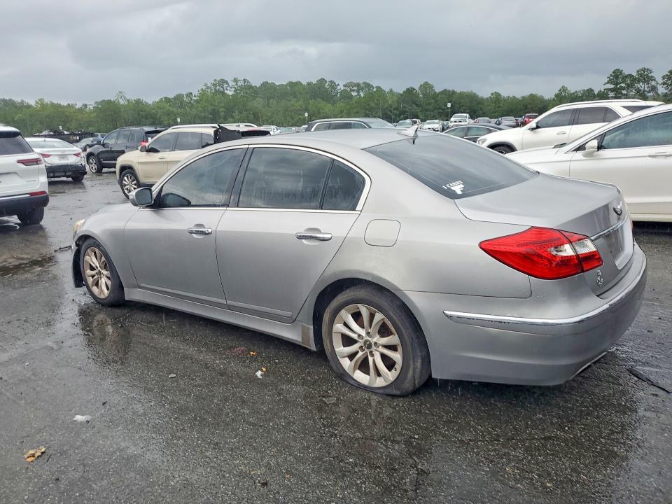 Photo 2 from auction – 2013 HYUNDAI GENESIS with VIN KMHGC4DD7DU229926