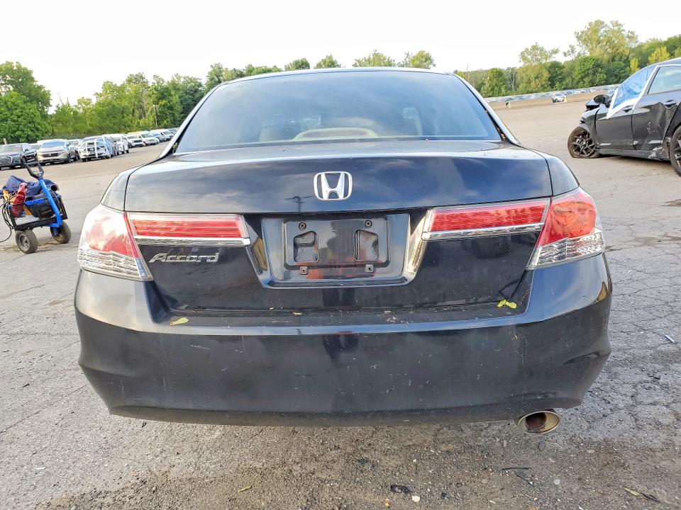 Photo 6 from auction – 2011 HONDA ACCORD with VIN 1HGCP2F44BA005599