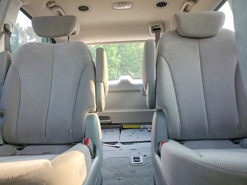 Photo 10 from auction – 2009 KIA SEDONA with VIN KNDMB233196315865