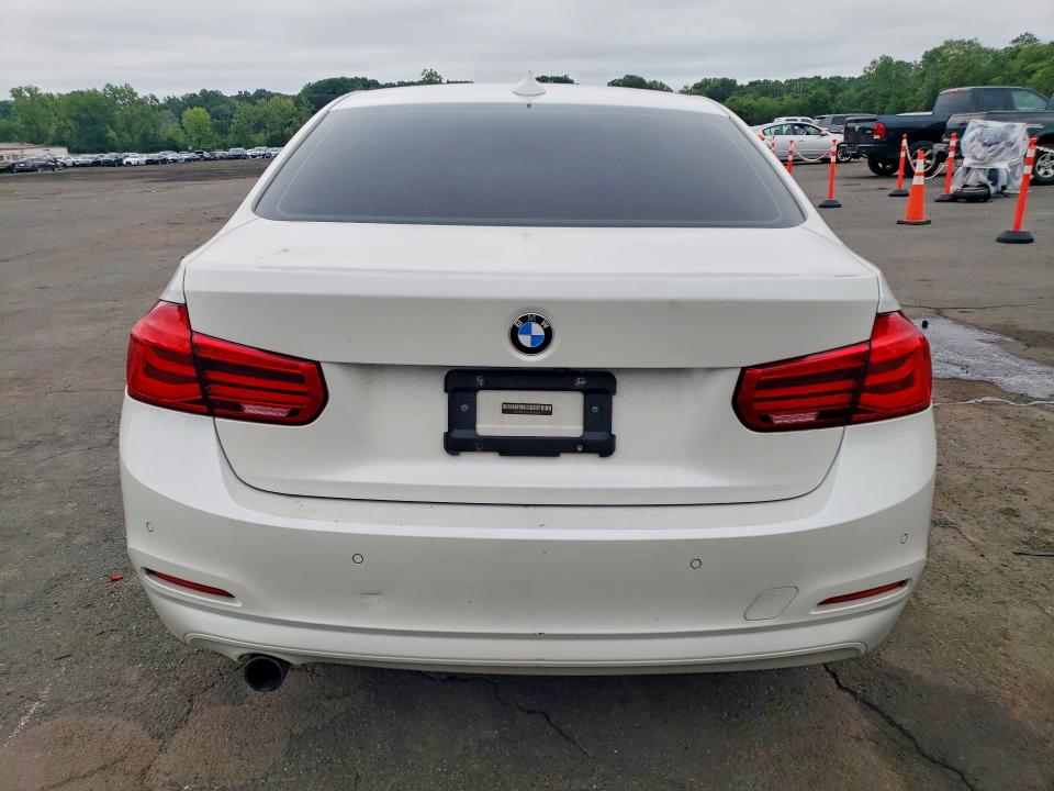 Zdjęcie 6 z aukcji – 2017 BMW 320 z VIN WBA8E5G58HNU22371