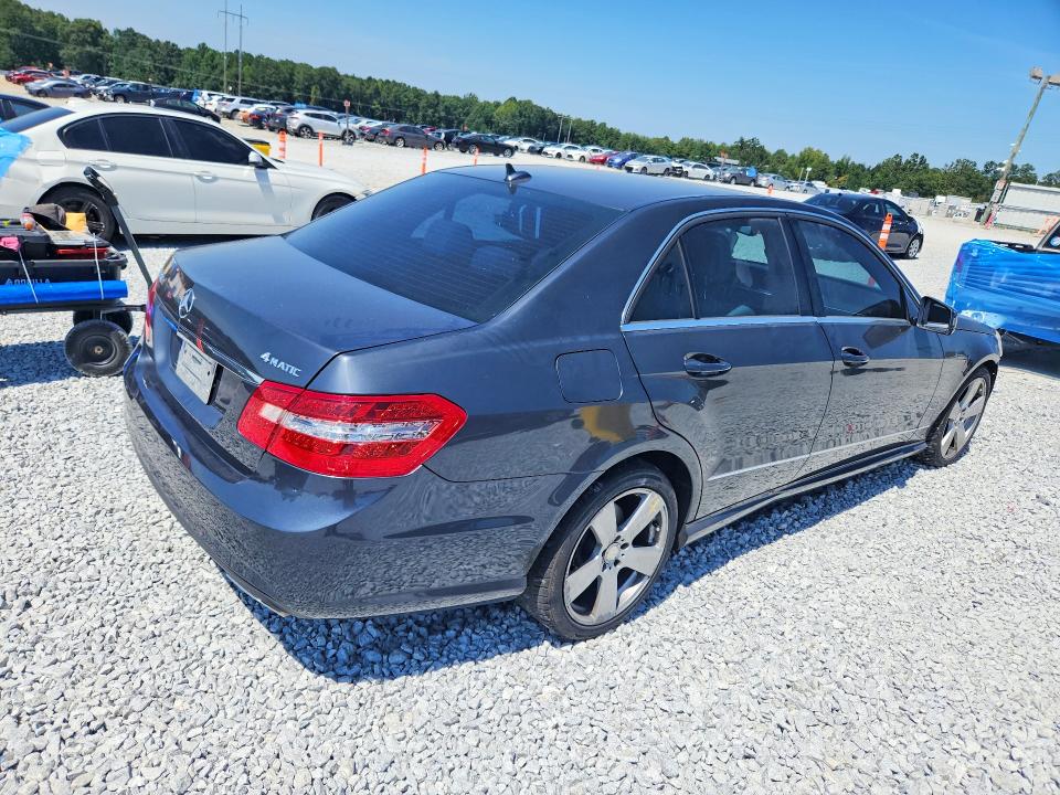 Photo 3 from auction – 2010 MERCEDES-BENZ E with VIN WDDHF8HB5AA082363
