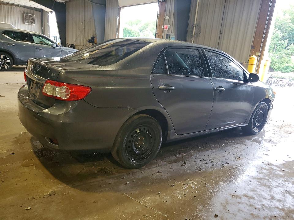 Photo 3 from auction – 2013 TOYOTA COROLLA with VIN 2T1BU4EE1DC047820