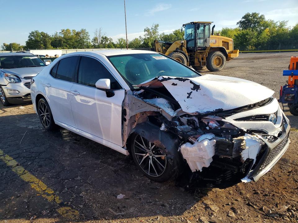Photo 4 from auction – 2023 TOYOTA CAMRY with VIN 4T1C31AKXPU608908