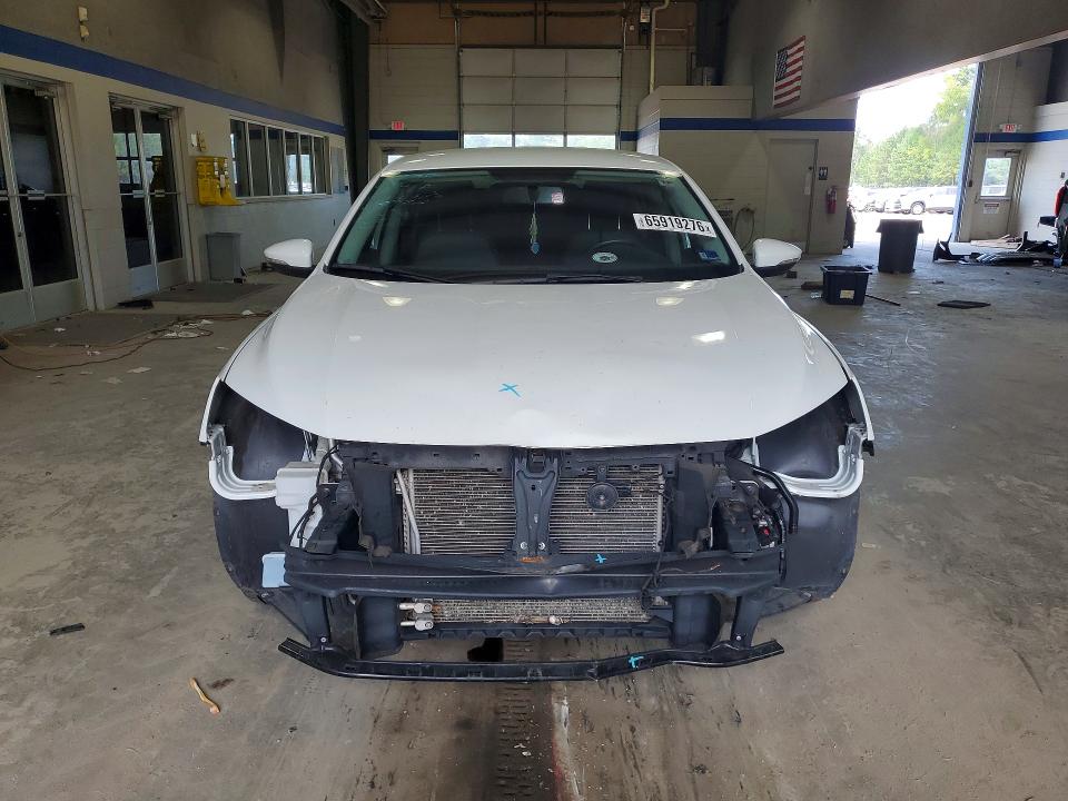 Photo 5 from auction – 2021 VOLKSWAGEN PASSAT with VIN 1VWAA7A33MC006993