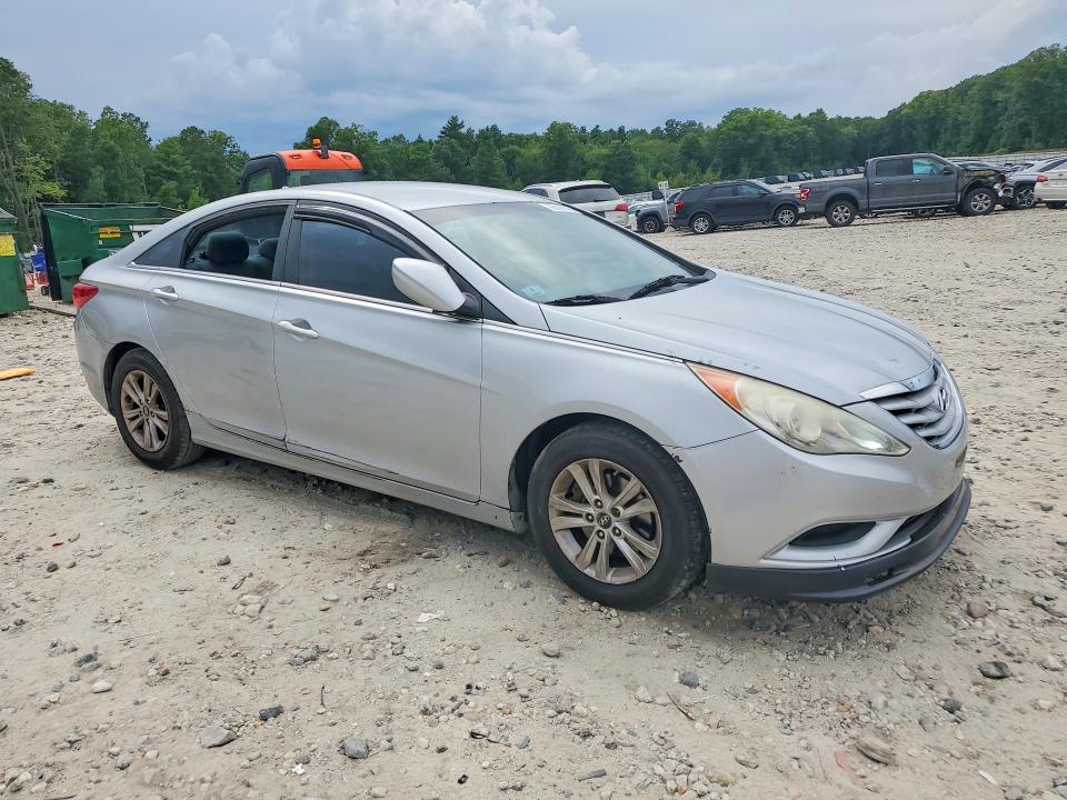 Photo 4 from auction – 2011 HYUNDAI SONATA with VIN 5NPEB4AC5BH017155