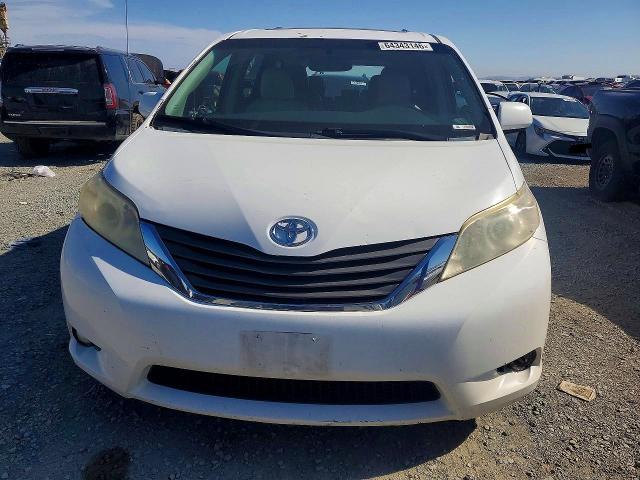 Photo 5 from auction – 2014 TOYOTA SIENNA with VIN 5TDYK3DC5ES496095