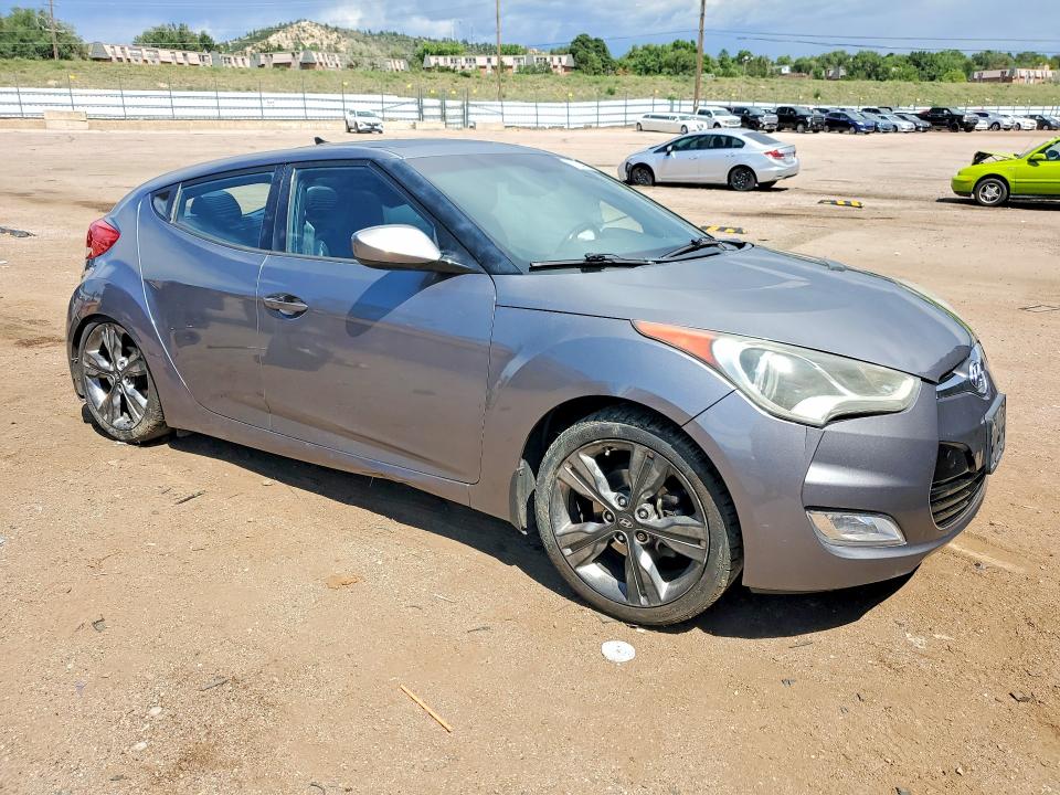 Photo 4 from auction – 2016 HYUNDAI VELOSTER AUTOMATIC with VIN KMHTC6AD1GU250791