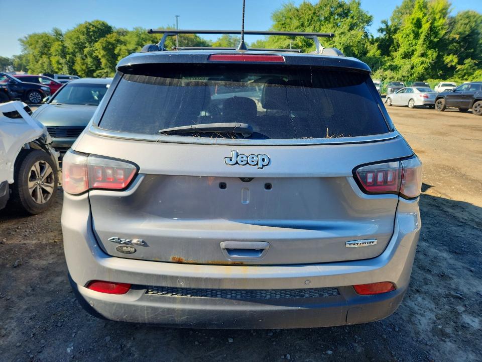 Photo 6 from auction – 2018 JEEP COMPASS with VIN 3C4NJDBB3JT485246