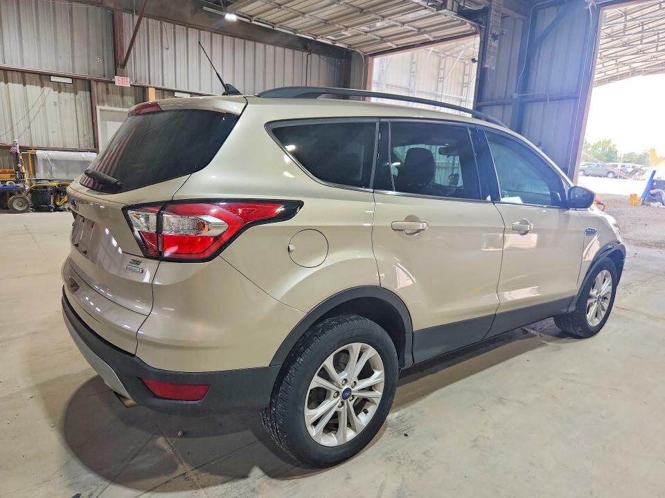 Photo 3 from auction – 2018 FORD ESCAPE with VIN 1FMCU0GD4JUC46906