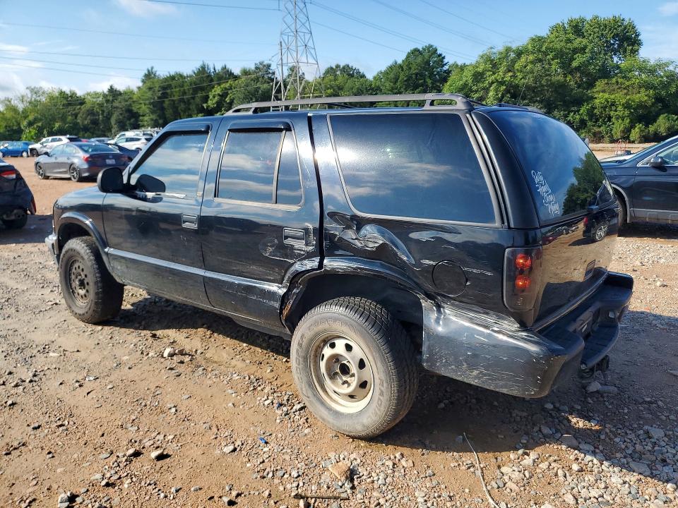 Photo 2 from auction – 2001 CHEVROLET BLAZER with VIN 1GNDT13W112185459