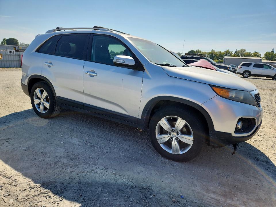 Photo 4 from auction – 2012 KIA SORENTO with VIN 5XYKU4A22CG201305