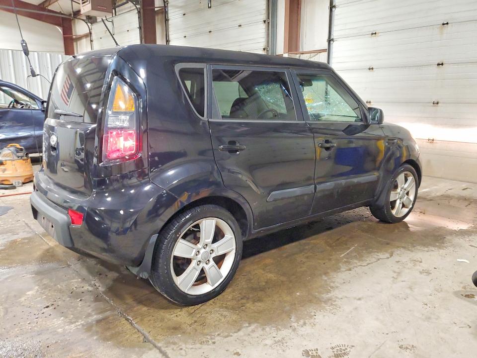 Photo 3 from auction – 2011 KIA SOUL with VIN KNDJT2A22B7196444