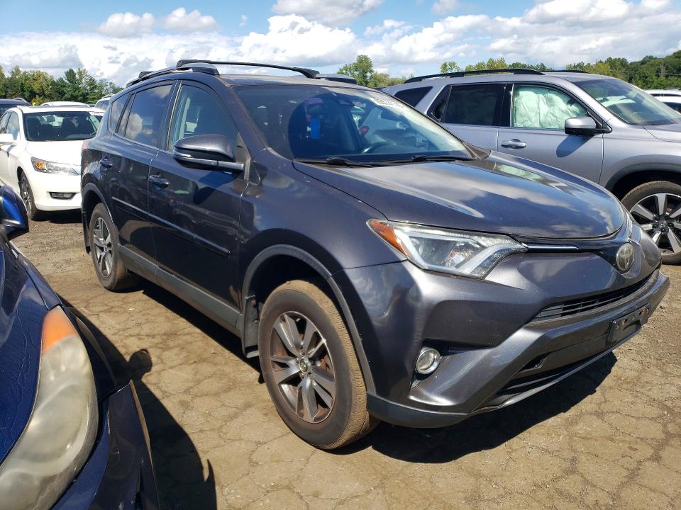صورة رقم 4 من المزاد - 2017 TOYOTA RAV4 مع VIN JTMRFREV0HJ138531