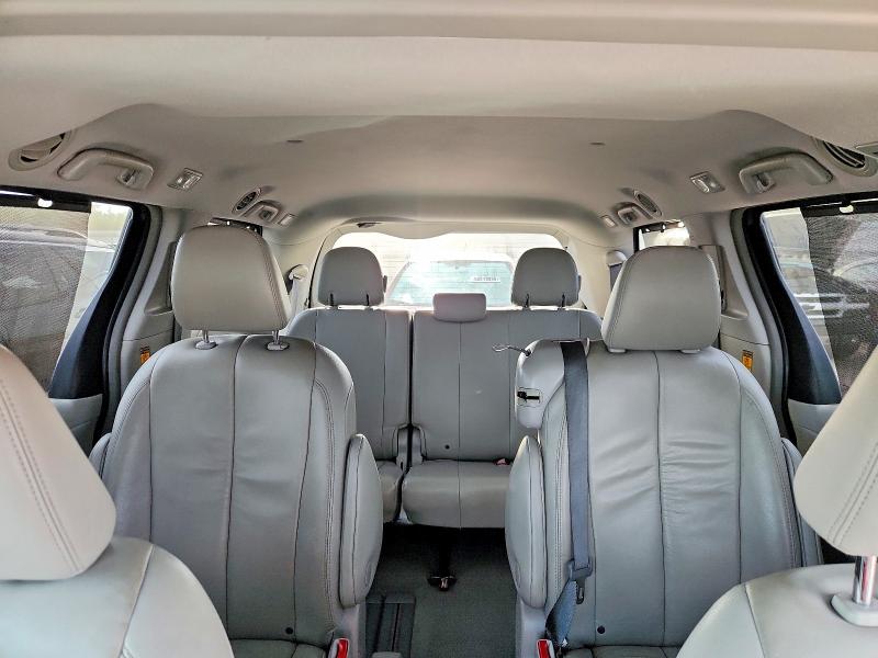 Photo 10 from auction – 2014 TOYOTA SIENNA with VIN 5TDYK3DC5ES464831