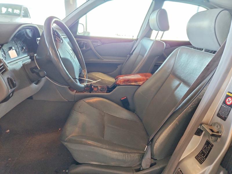 Фото 7 с аукциона – 2000 MERCEDES-BENZ E с VIN WDBJF65J8YB000558