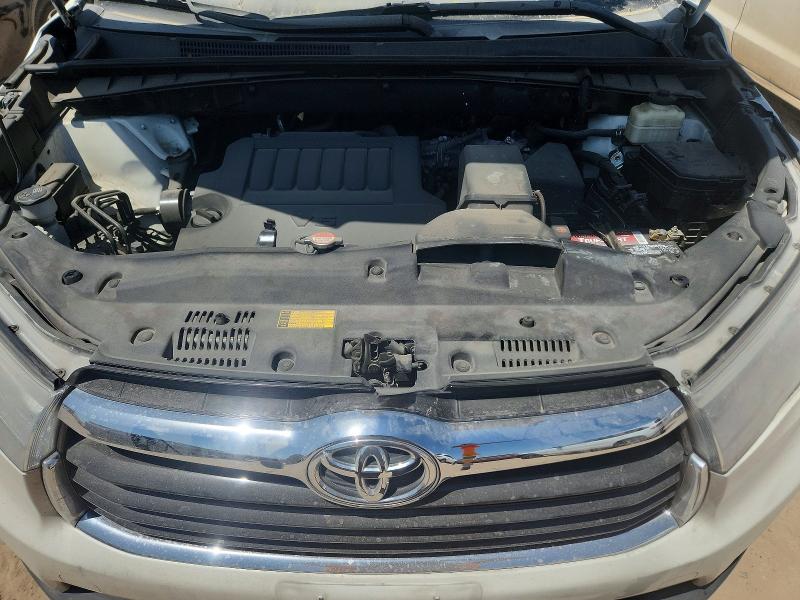 Photo 12 from auction – 2016 TOYOTA HIGHLANDER with VIN 5TDYKRFH3GS127055