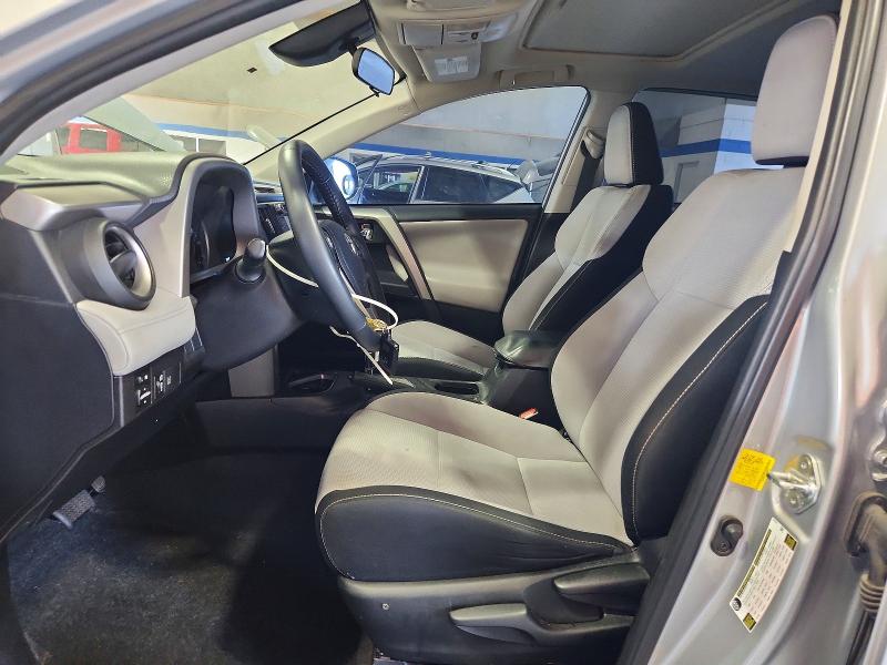 Снимка 7 от търг – 2018 TOYOTA RAV4 с VIN 2T3WFREV3JW508333