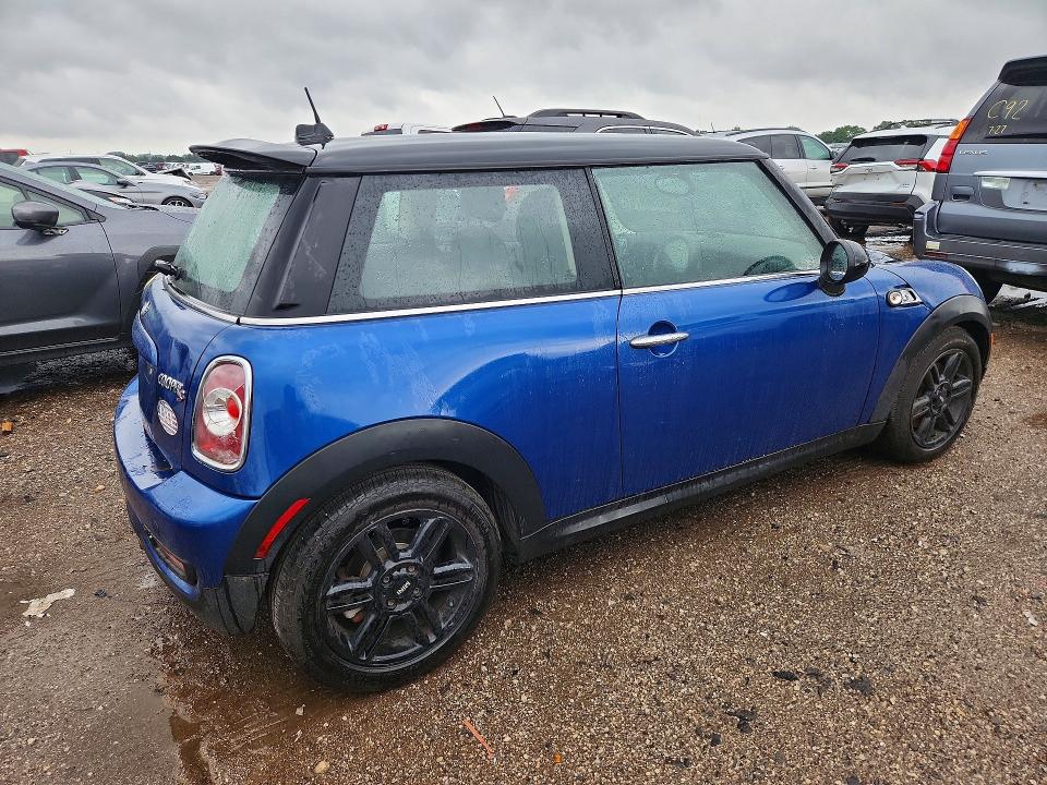 Photo 3 from auction – 2012 MINI COOPER with VIN WMWSV3C51CT387936
