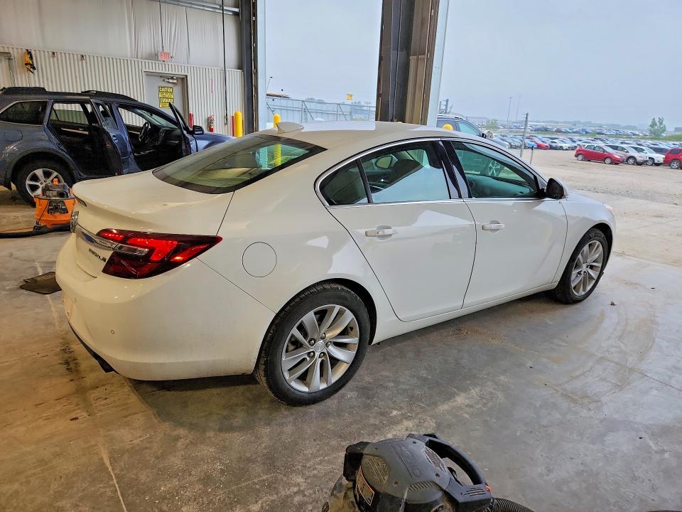 Photo 3 from auction – 2017 BUICK REGAL with VIN 2G4GR5GX0H9105364