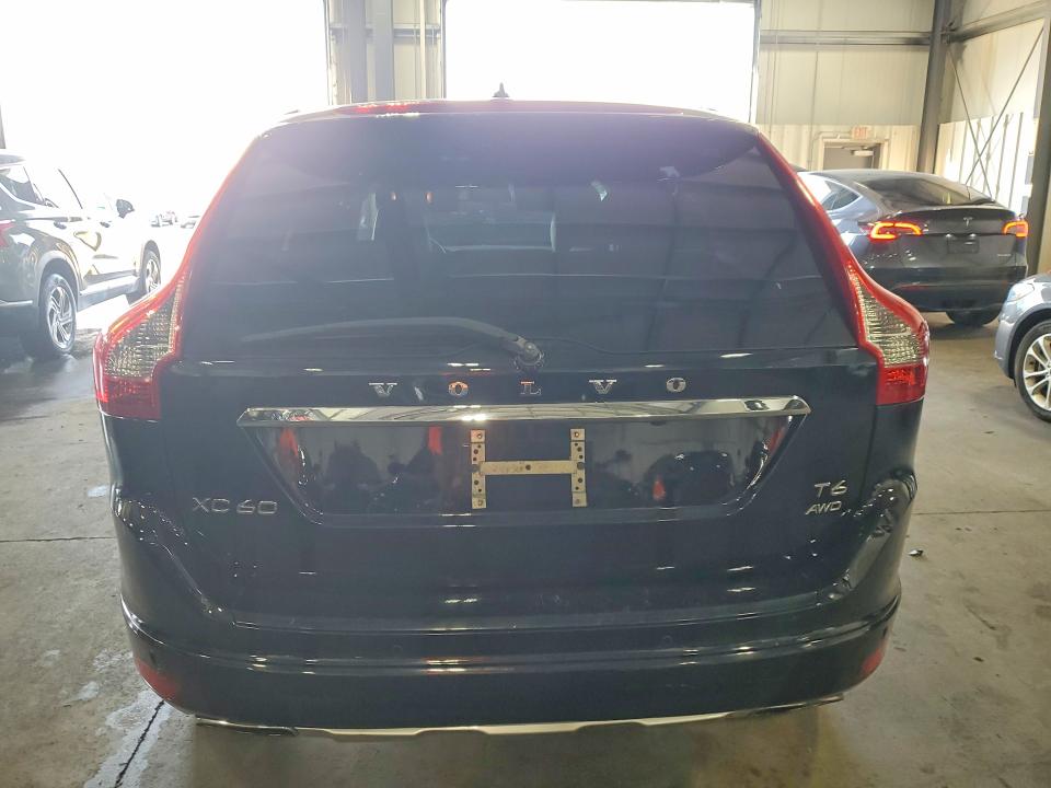 Photo 6 from auction – 2015 VOLVO XC60 with VIN YV4902RD1F2596805