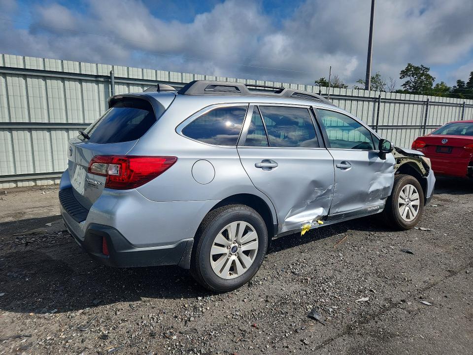 Photo 3 from auction – 2018 SUBARU OUTBACK with VIN 4S4BSAHC9J3393953