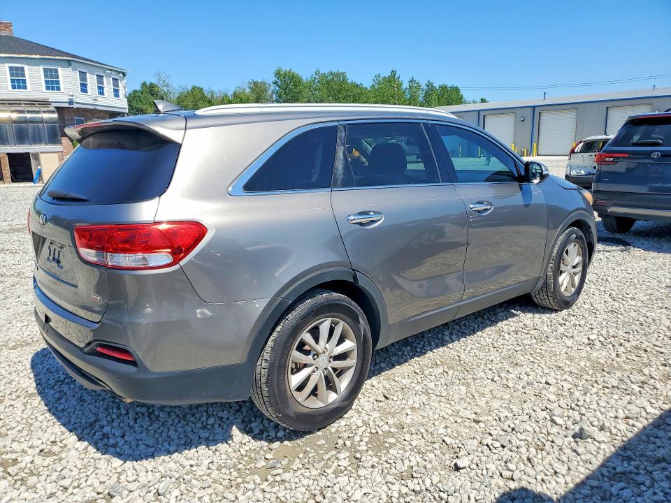 Photo 3 from auction – 2016 KIA SORENTO with VIN 5XYPG4A35GG076814