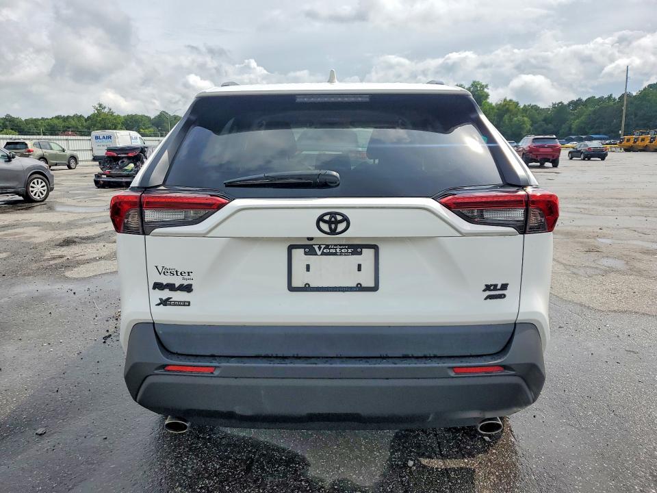 Photo 6 from auction – 2021 TOYOTA RAV4 with VIN 2T3P1RFV3MC198935