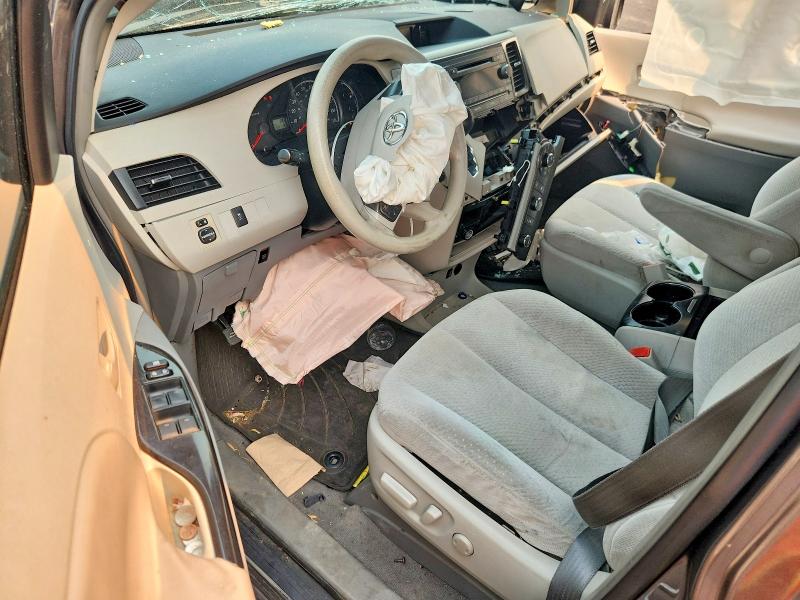 Photo 8 from auction – 2011 TOYOTA SIENNA with VIN 5TDKK3DC4BS091654