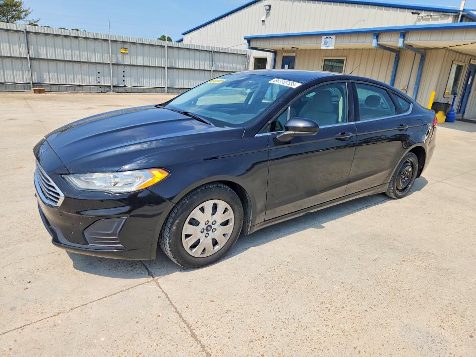 FORD FUSION 2019 مع رقم تعريف المركبة 3FA6P0G79KR261239 - صورة من المزاد