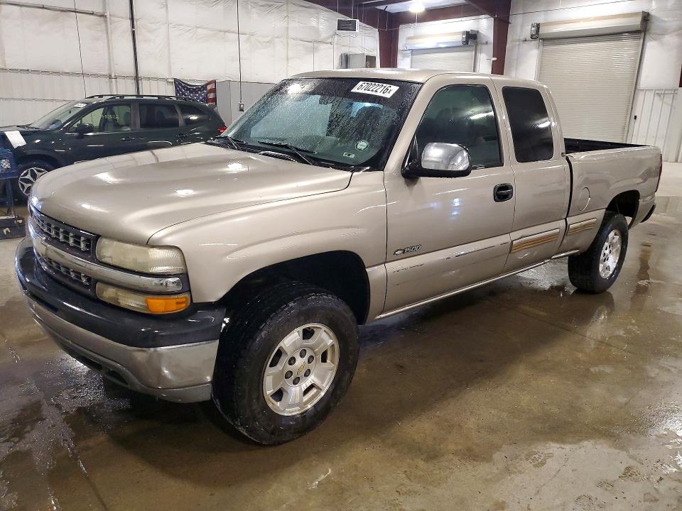 CHEVROLET SILVERADO 2001 with VIN 2GCEC19V311379728 - Photo from auction