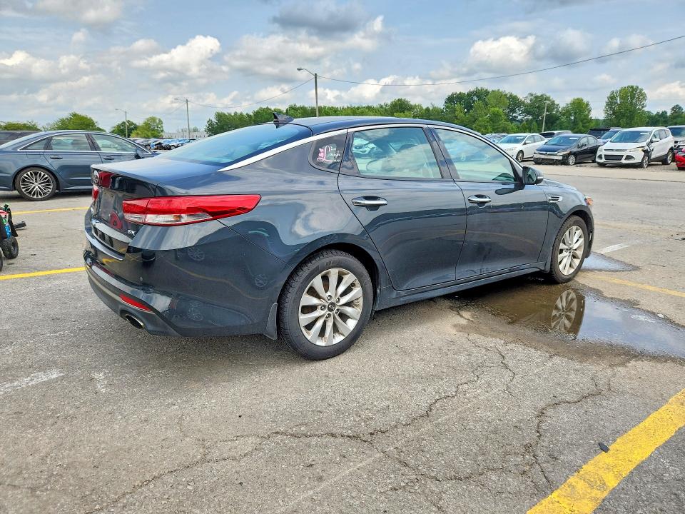 Photo 3 from auction – 2016 KIA OPTIMA with VIN 5XXGU4L38GG109346