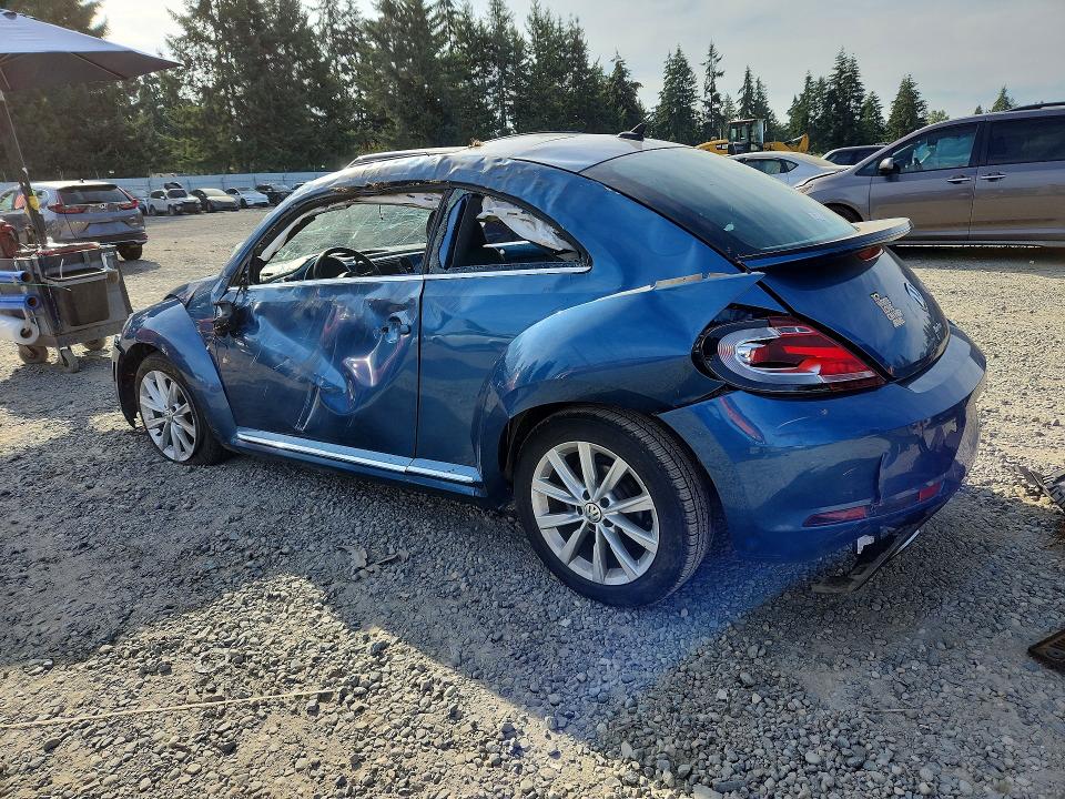Photo 2 from auction – 2018 VOLKSWAGEN BEETLE with VIN 3VWJD7AT3JM709088