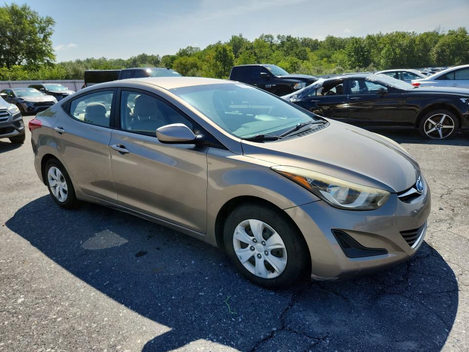 Photo 4 from auction – 2016 HYUNDAI ELANTRA with VIN 5NPDH4AE1GH785041