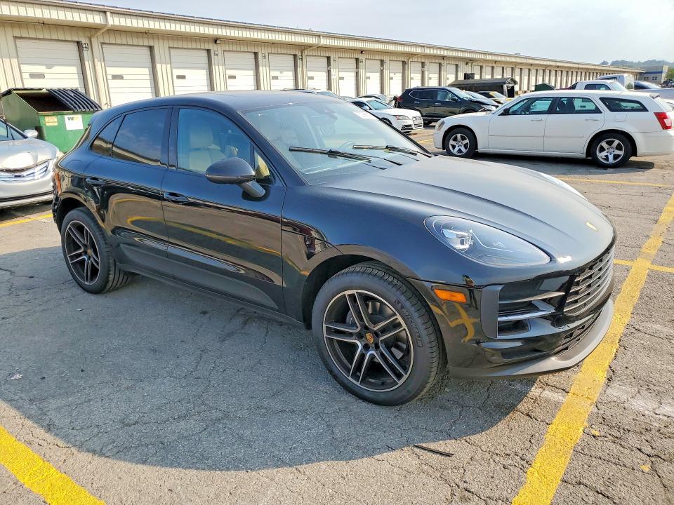 Photo 4 from auction – 2020 PORSCHE MACAN with VIN WP1AA2A59LLB15169