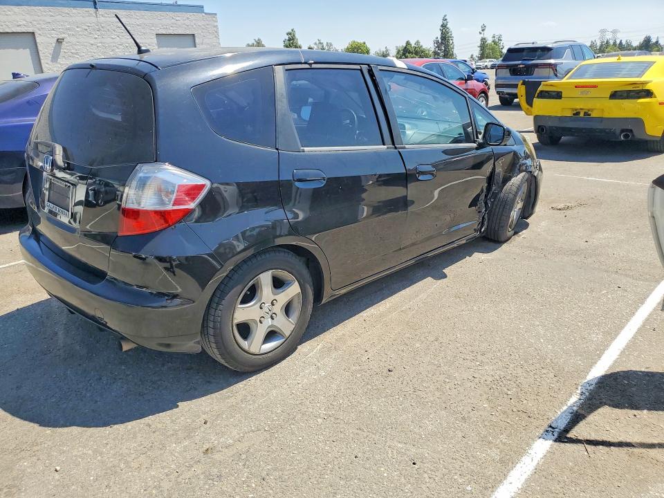 Photo 3 from auction – 2013 HONDA FIT with VIN JHMGE8H36DC070795