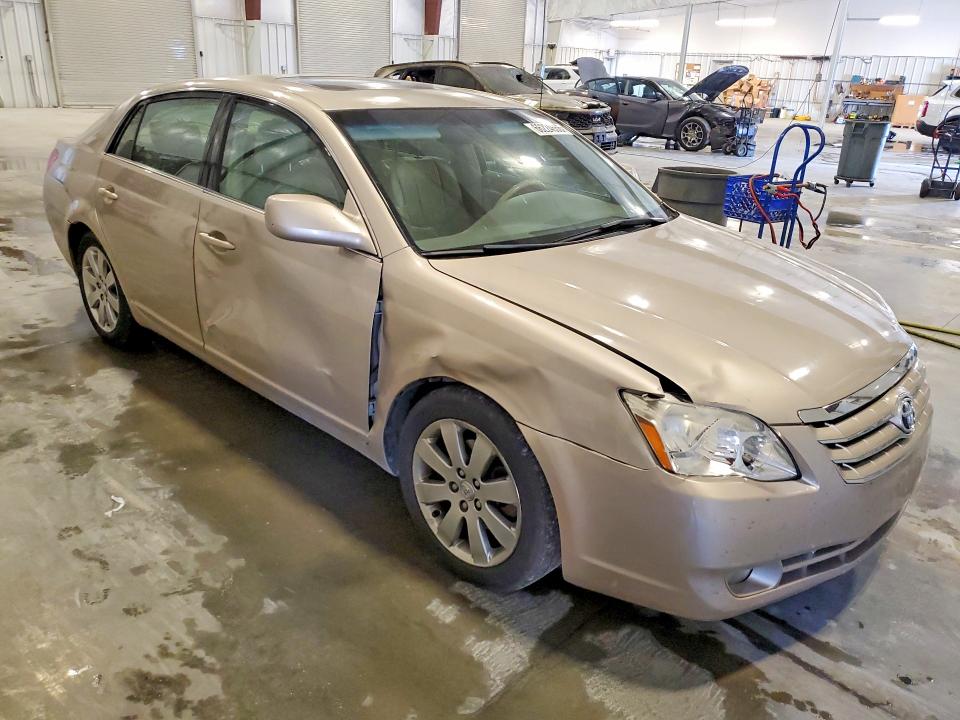Photo 4 from auction – 2005 TOYOTA AVALON with VIN 4T1BK36B05U038045