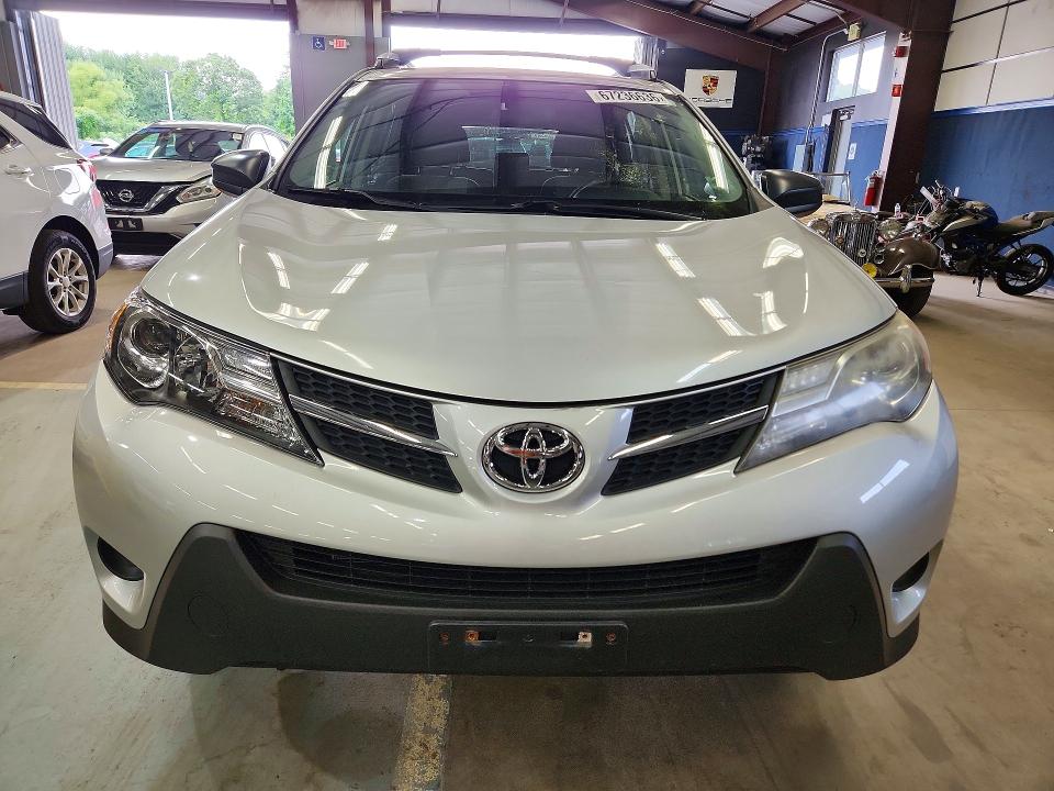Photo 5 from auction – 2013 TOYOTA RAV4 with VIN JTMBFREV6D5012534