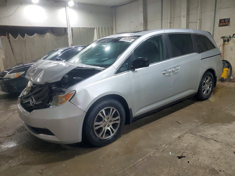 HONDA ODYSSEY 2013 with VIN 5FNRL5H68DB068753 - Photo from auction