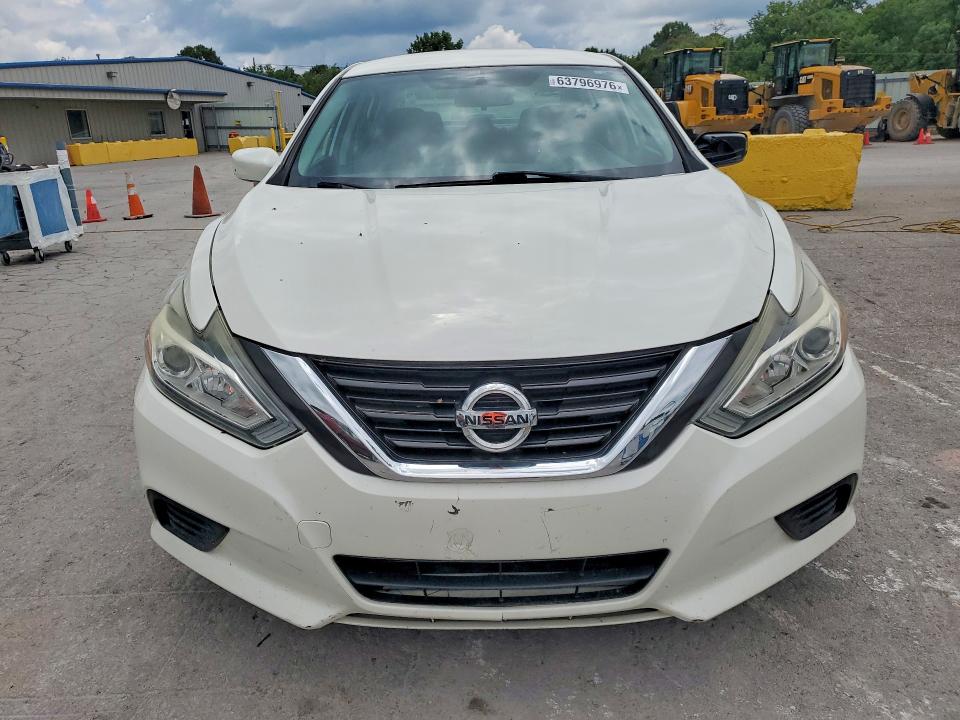Photo 5 from auction – 2017 NISSAN ALTIMA with VIN 1N4AL3AP4HC142148