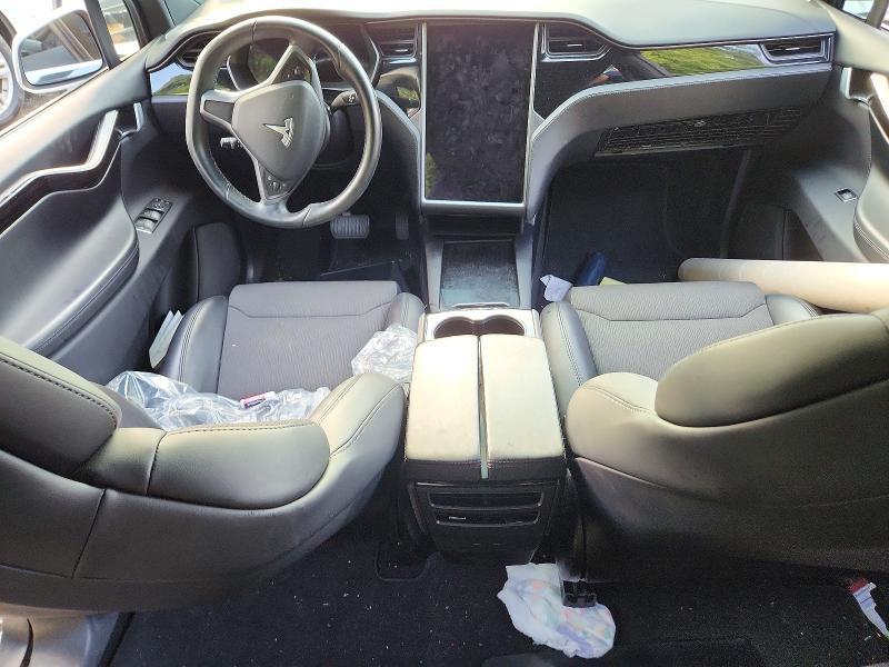 Photo 8 from auction – 2018 TESLA MODEL X with VIN 5YJXCAE22JF101260