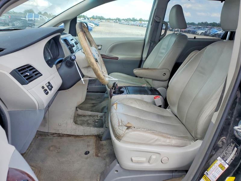 Photo 7 from auction – 2013 TOYOTA SIENNA with VIN 5TDYK3DC4DS361835