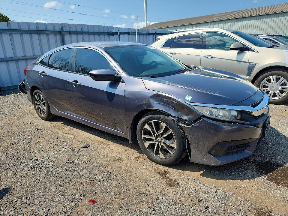 Photo 4 from auction – 2016 HONDA CIVIC with VIN 2HGFC2F55GH002009