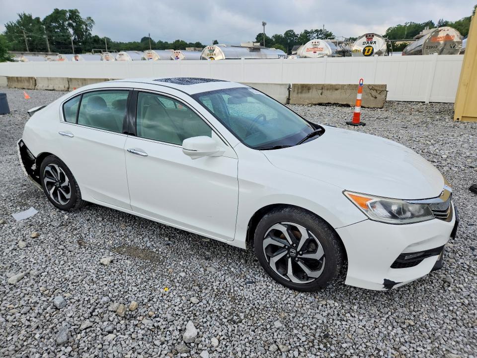 Photo 4 from auction – 2016 HONDA ACCORD with VIN 1HGCR3F86GA002620