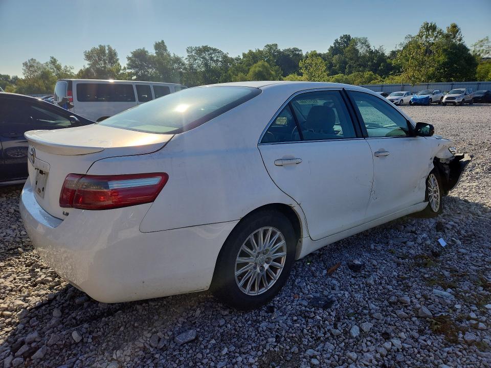 Photo 3 from auction – 2007 TOYOTA CAMRY with VIN 4T1BE46K37U700040